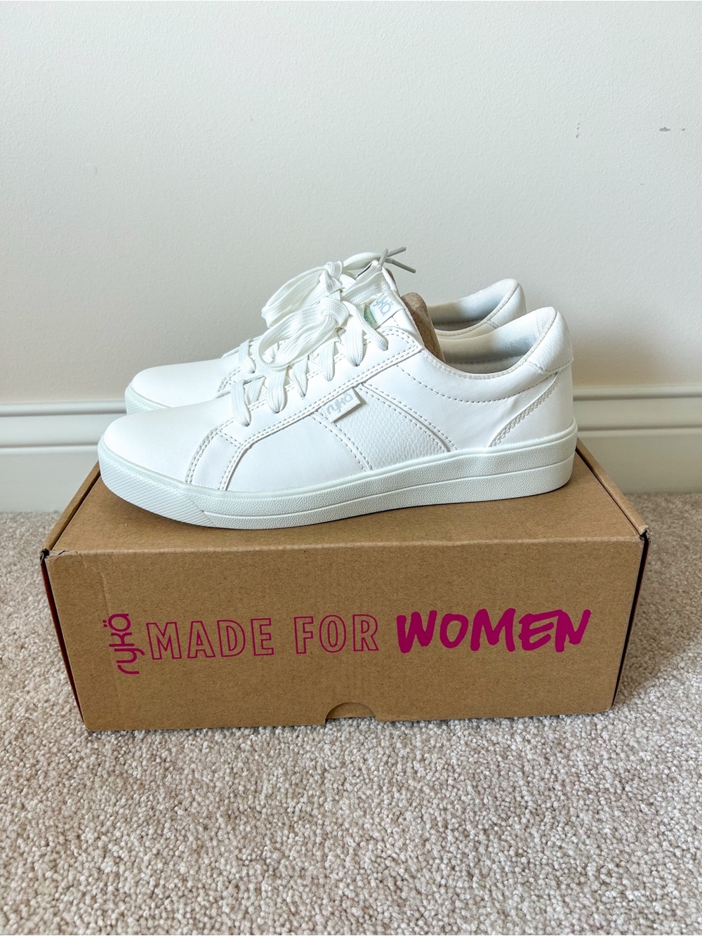 Ryka Women's Size 9 Viv Classic Bright White
Sneakers